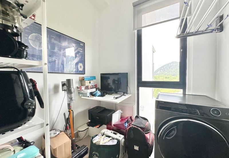 16 Quartz Melawati Condominium