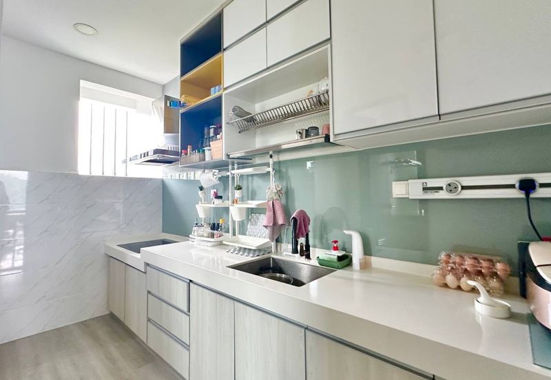 16 Quartz Melawati Condominium