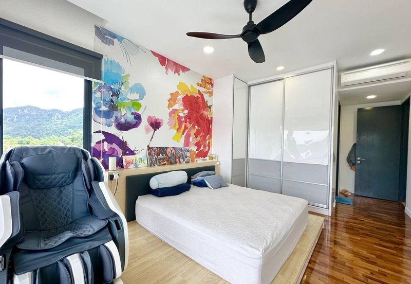 16 Quartz Melawati Condominium