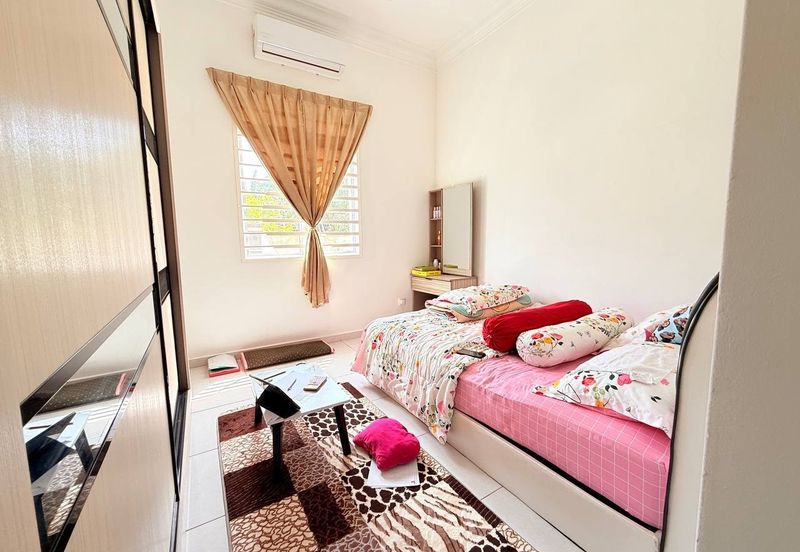 Corner Unit  Semi-D, Taman Sri Dagang 3, Banting 