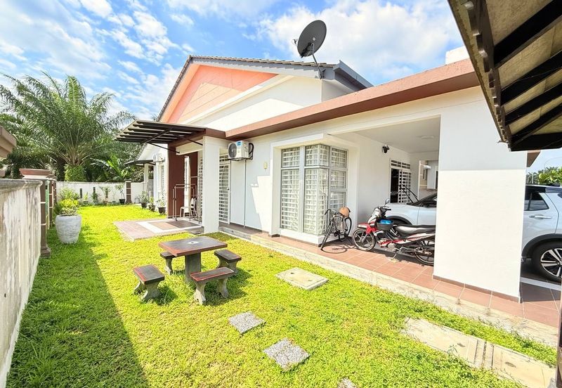 Corner Unit  Semi-D, Taman Sri Dagang 3, Banting 