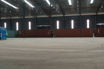 West Port, Pulau Indah