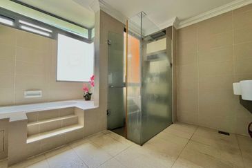 Bangi Lakehill Villas