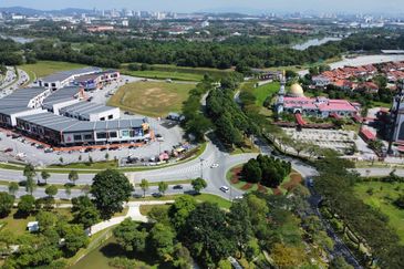 Lukisan @ Alam Impian