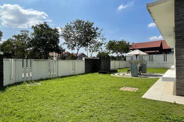 Lukisan @ Alam Impian