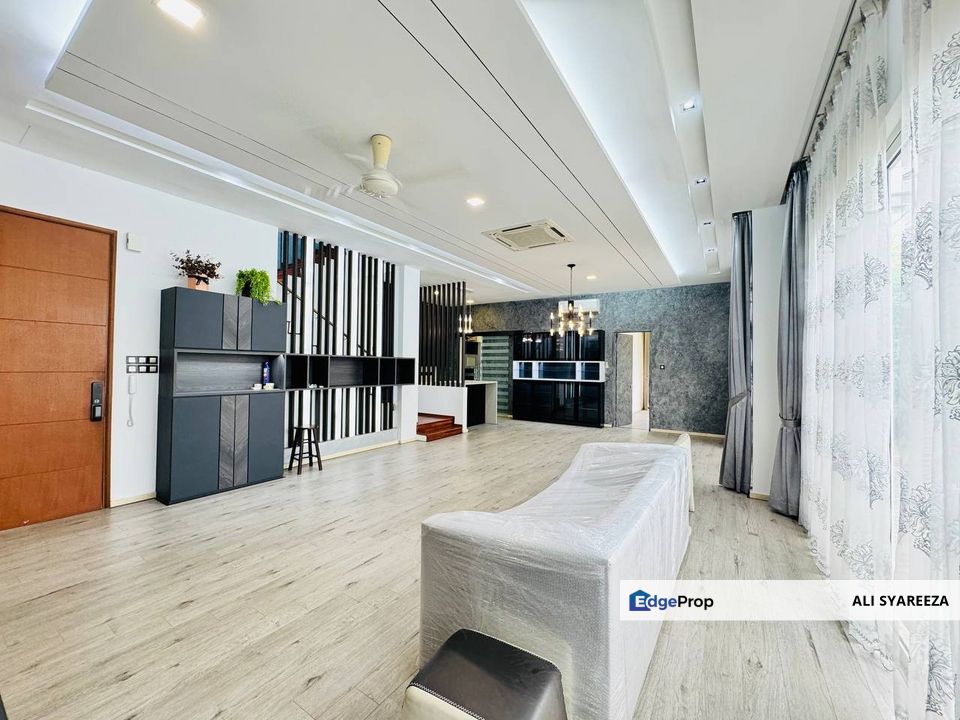 Lakefront Villa Cyberjaya 3 storey Link Bungalow for sale, Selangor, Cyberjaya