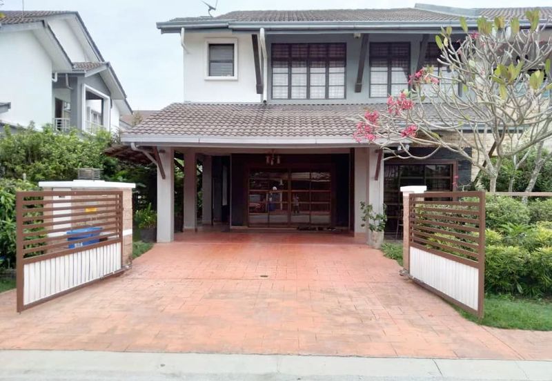 Astana Idaman, Desa Alam