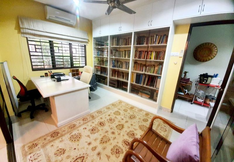 Astana Idaman, Desa Alam