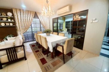 Astana Idaman, Desa Alam