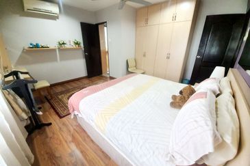 Astana Idaman, Desa Alam