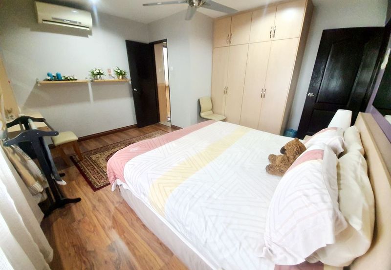 Astana Idaman, Desa Alam