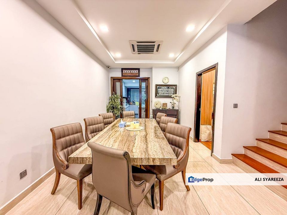 Lagenda 2 Seksyen U8 Bukit Jelutong Double Storey Superlink for sale, Selangor, Bukit Jelutong