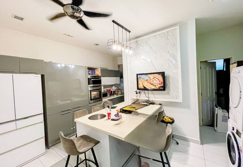 Jalan Tiang Seri U8/73B