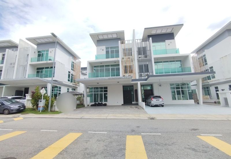 Clover Garden Residences