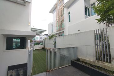 Clover Garden Residences