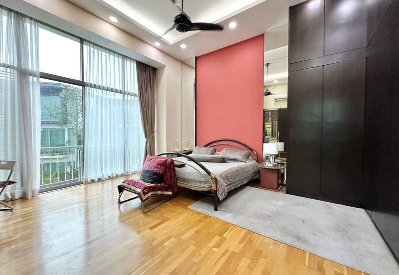 Symphony Hills Schumann