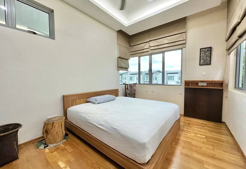 Symphony Hills Schumann