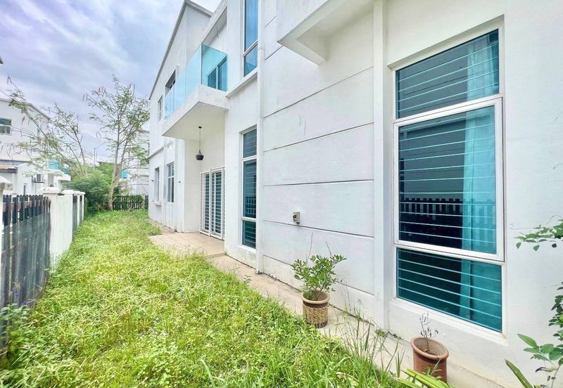 MYDiva, Perdana Lakeview East