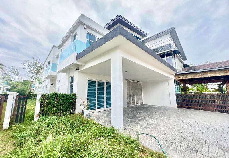 MYDiva, Perdana Lakeview East