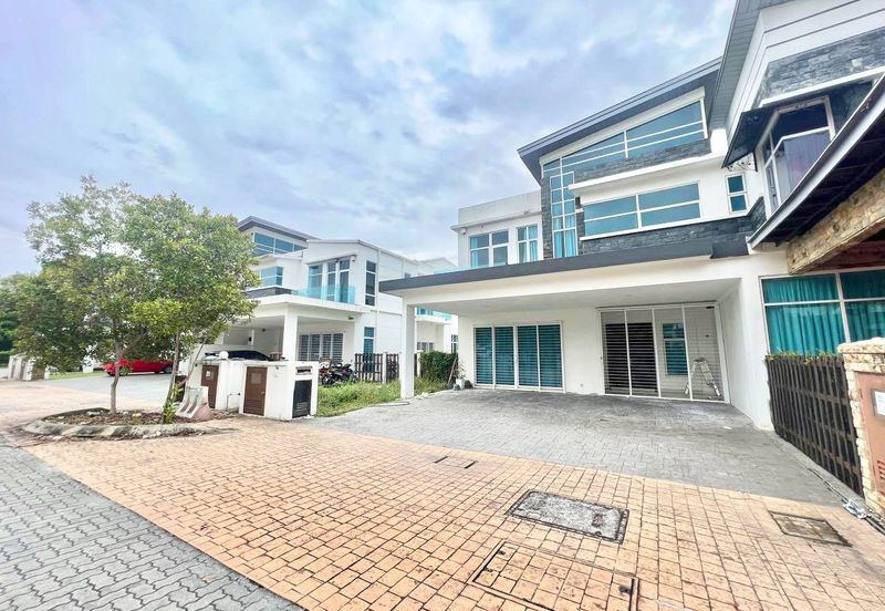 MYDiva, Perdana Lakeview East