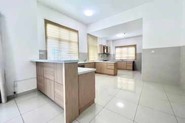 MYDiva, Perdana Lakeview East