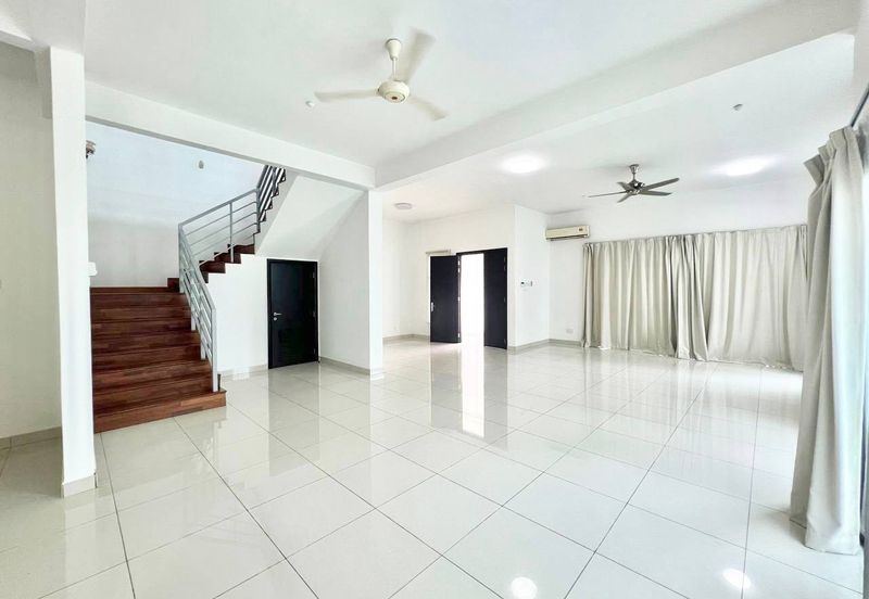 MYDiva, Perdana Lakeview East