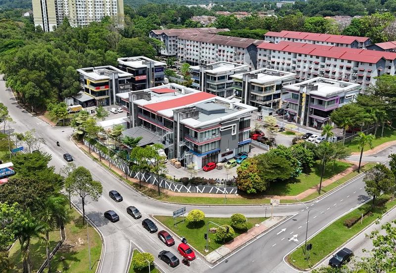 Jalan Pekaka Seksyen 8