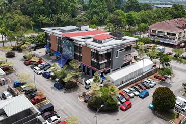 Jalan Pekaka Seksyen 8