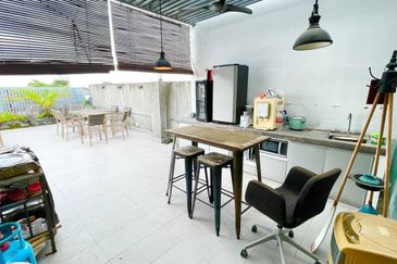 Taipan Business Centre, USJ 10