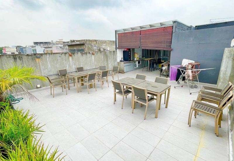 Taipan Business Centre, USJ 10