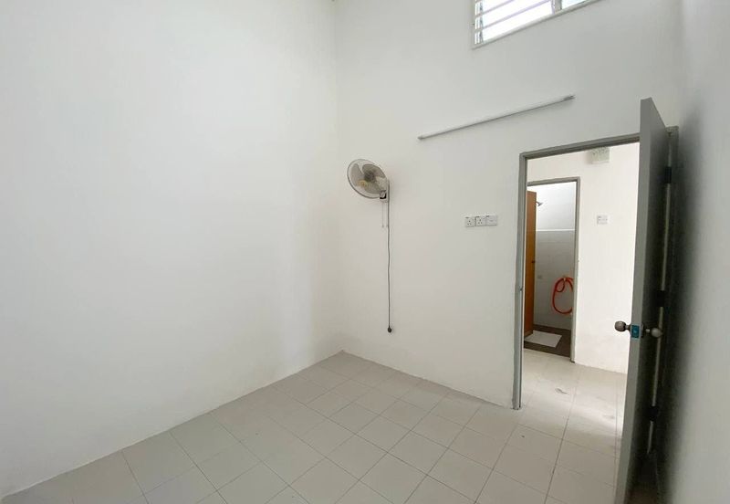 Taman Mawar Jingga, Banting Single storey terrace for sale
