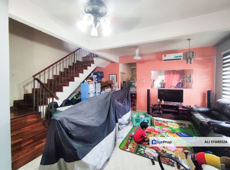 Taman Cenderawasih Olak Lempit Banting 2 storey terrace for sale, Selangor, Banting