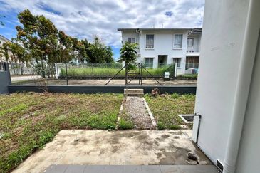 Ariza Elmina Gardens