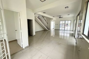 Ariza Elmina Gardens