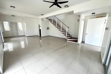 Ariza Elmina Gardens