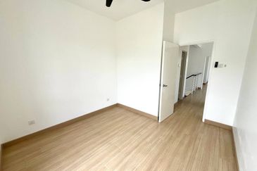 Ariza Elmina Gardens