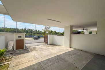 Dahlia @ Serene Heights