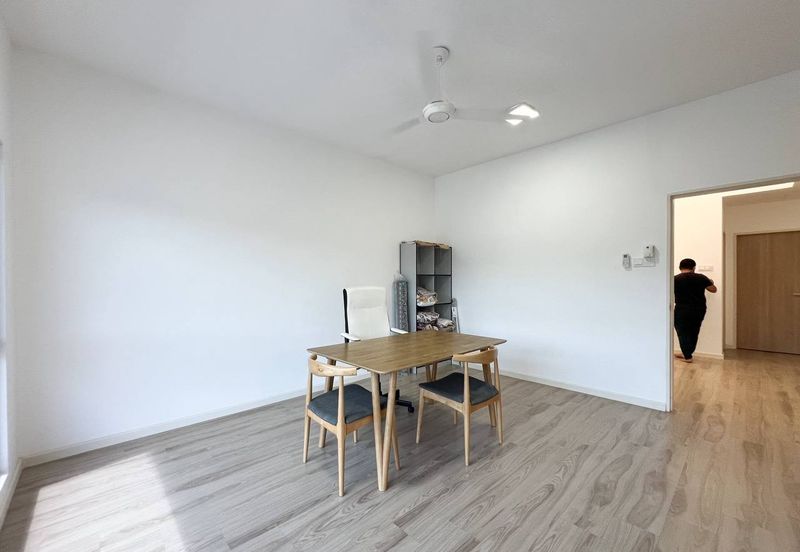 Dahlia @ Serene Heights