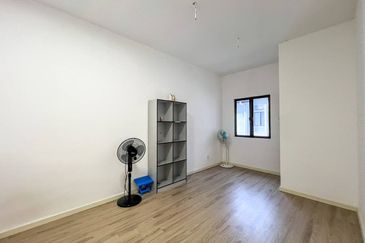 Dahlia @ Serene Heights