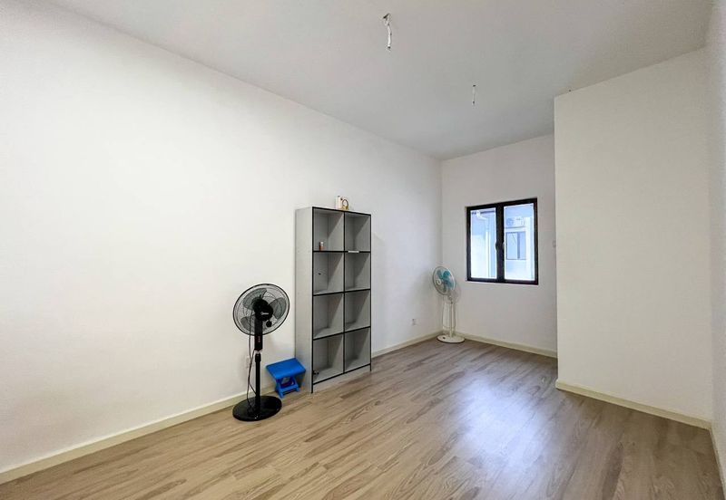 Dahlia @ Serene Heights