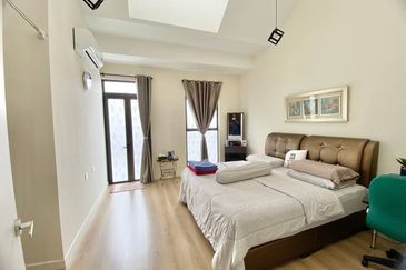 Monet Springtime @ Sunsuria City