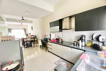 Monet Springtime @ Sunsuria City