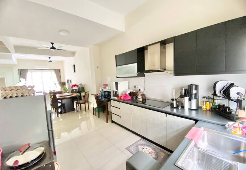 Monet Springtime @ Sunsuria City