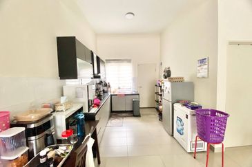 Monet Springtime @ Sunsuria City