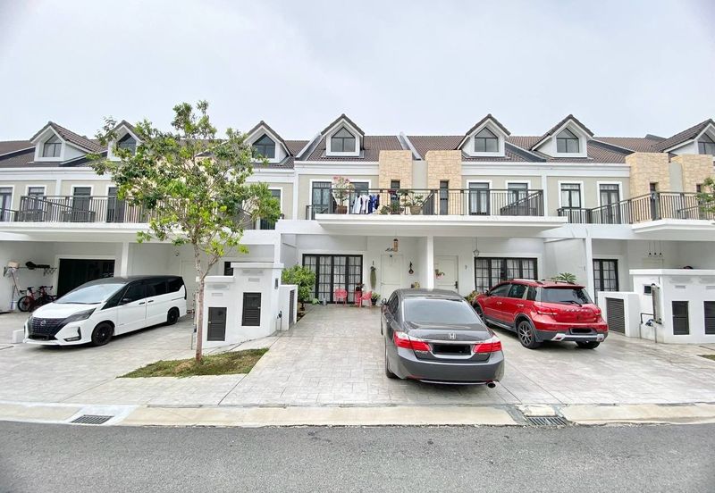 Monet Springtime @ Sunsuria City