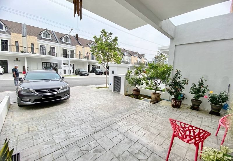 Monet Springtime @ Sunsuria City