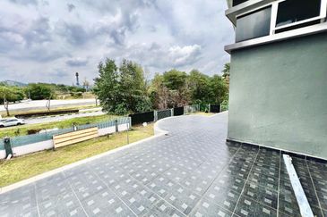 Bandar Baru Salak Tinggi