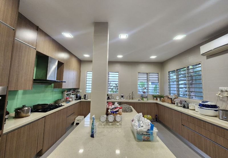 USJ Avenue @ USJ Heights