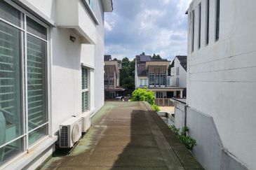 USJ Avenue @ USJ Heights