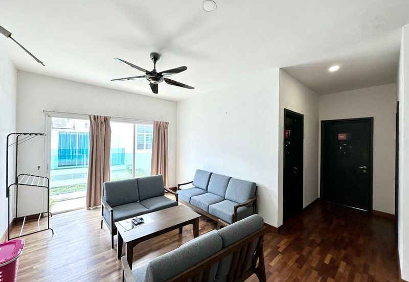 Perdana Lakeview East